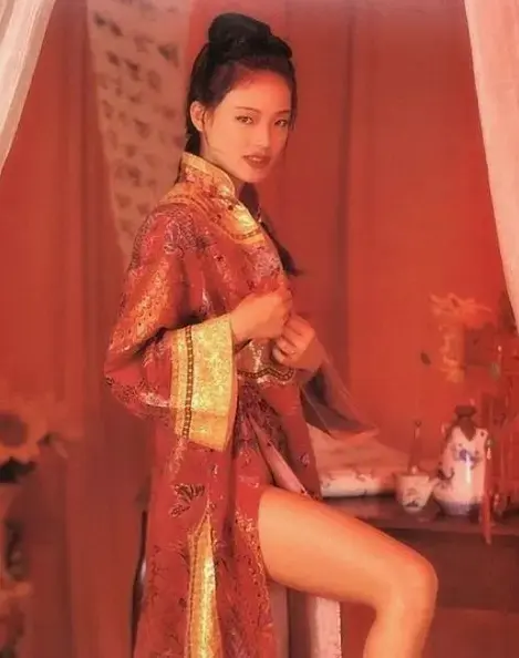 《舒淇舒掰掰》早期经典合集为何大美女要叫舒掰掰呢-《舒淇阁楼经典照片合集》免费分享不收一分钱-网盘资源一键速播